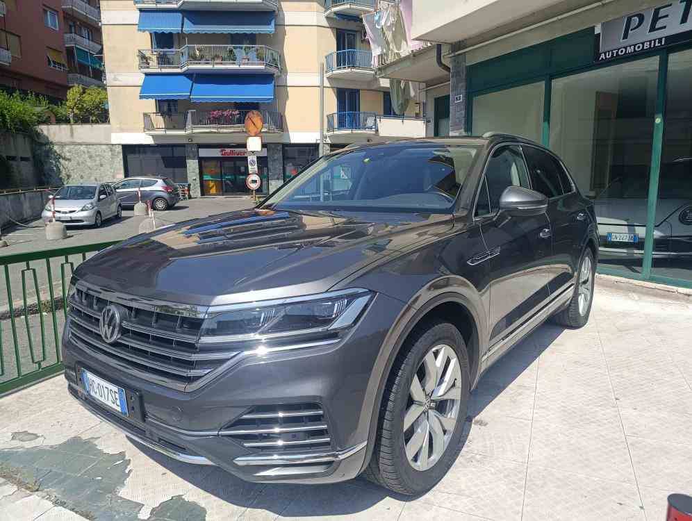 VOLKSWAGEN TOUAREG Touareg III 2018 3.0 V6 tdi Advanced 231cv tiptronic con SOSPENSIONI PNEUMATICHE - vendita auto a Genova