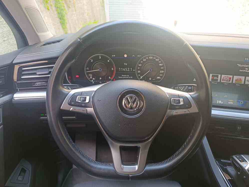 VOLKSWAGEN TOUAREG Touareg III 2018 3.0 V6 tdi Advanced 231cv tiptronic con SOSPENSIONI PNEUMATICHE - vendita auto a Genova