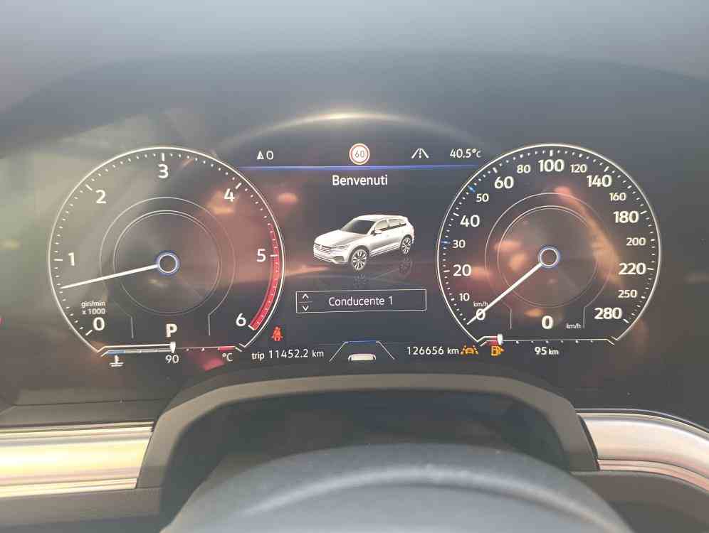 VOLKSWAGEN TOUAREG Touareg III 2018 3.0 V6 tdi Advanced 231cv tiptronic con SOSPENSIONI PNEUMATICHE - vendita auto a Genova