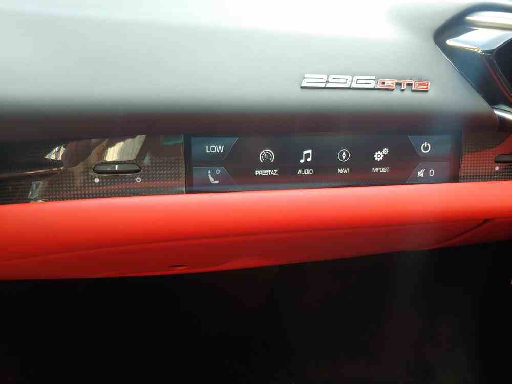 FERRARI 296  GTB 3.0 LISTINO € 393.700 IVA ESPOSTA - vendita auto a Genova