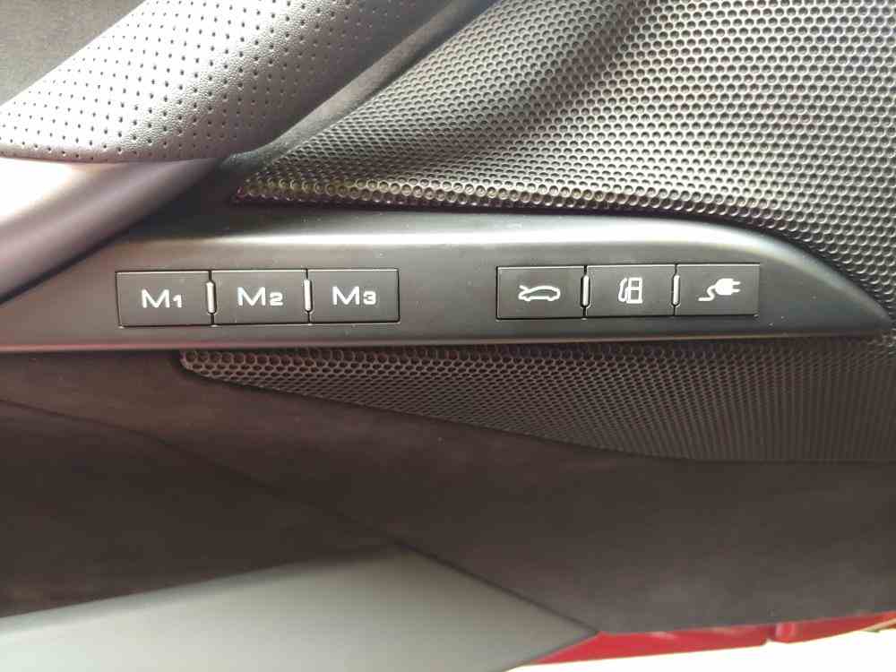 FERRARI 296  GTB 3.0 LISTINO € 393.700 IVA ESPOSTA - vendita auto a Genova