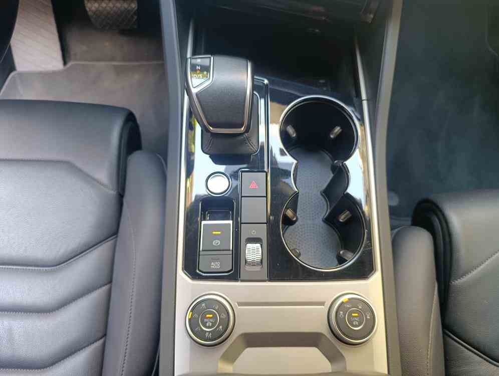 VOLKSWAGEN TOUAREG Touareg III 2018 3.0 V6 tdi Advanced 231cv tiptronic con SOSPENSIONI PNEUMATICHE - vendita auto a Genova
