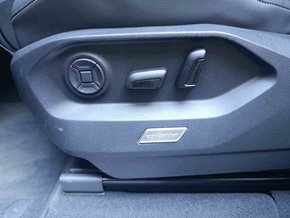 VOLKSWAGEN TOUAREG Touareg III 2018 3.0 V6 tdi Advanced 231cv tiptronic con SOSPENSIONI PNEUMATICHE - vendita auto a Genova