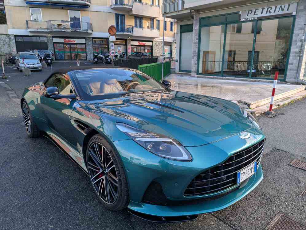 ASTON MARTIN DB12 VOLANTE VOLANTE 4.0 V8 AUTO - vendita auto a Genova