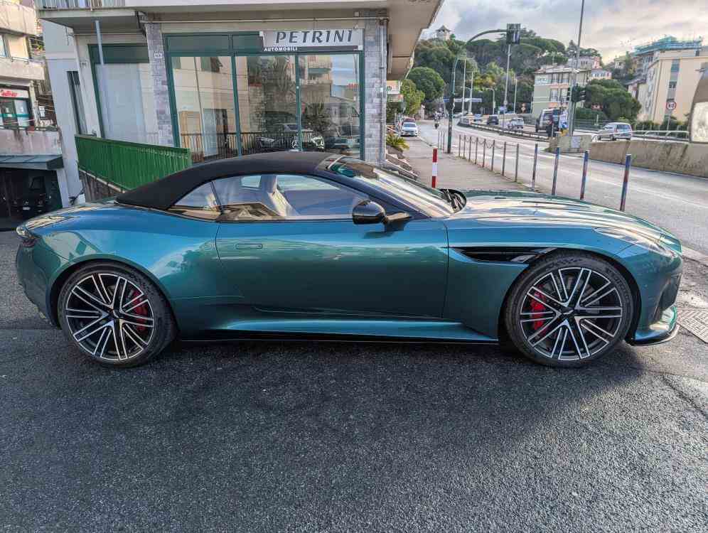 ASTON MARTIN DB12 VOLANTE VOLANTE 4.0 V8 AUTO - vendita auto a Genova