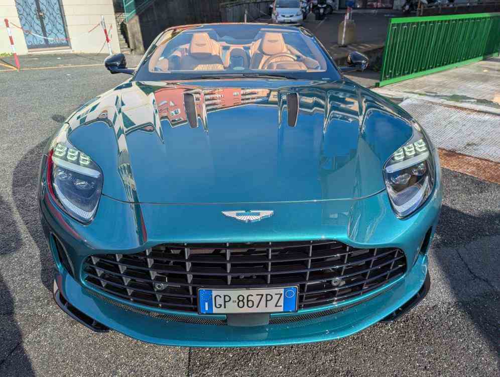 ASTON MARTIN DB12 VOLANTE VOLANTE 4.0 V8 AUTO - vendita auto a Genova