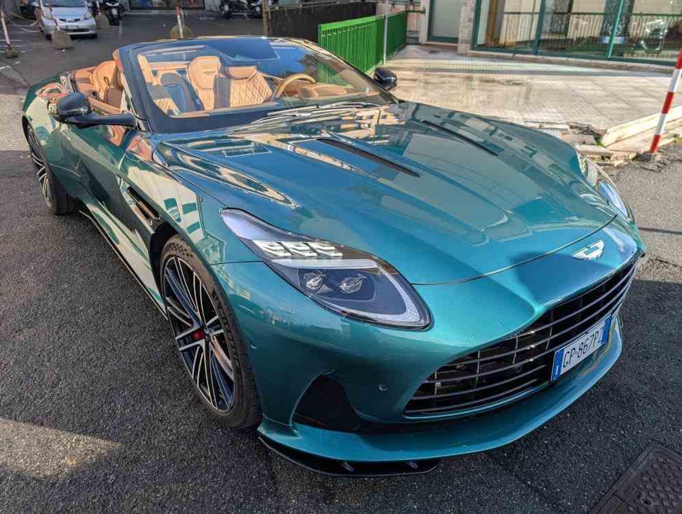 ASTON MARTIN DB12 VOLANTE VOLANTE 4.0 V8 AUTO - vendita auto a Genova
