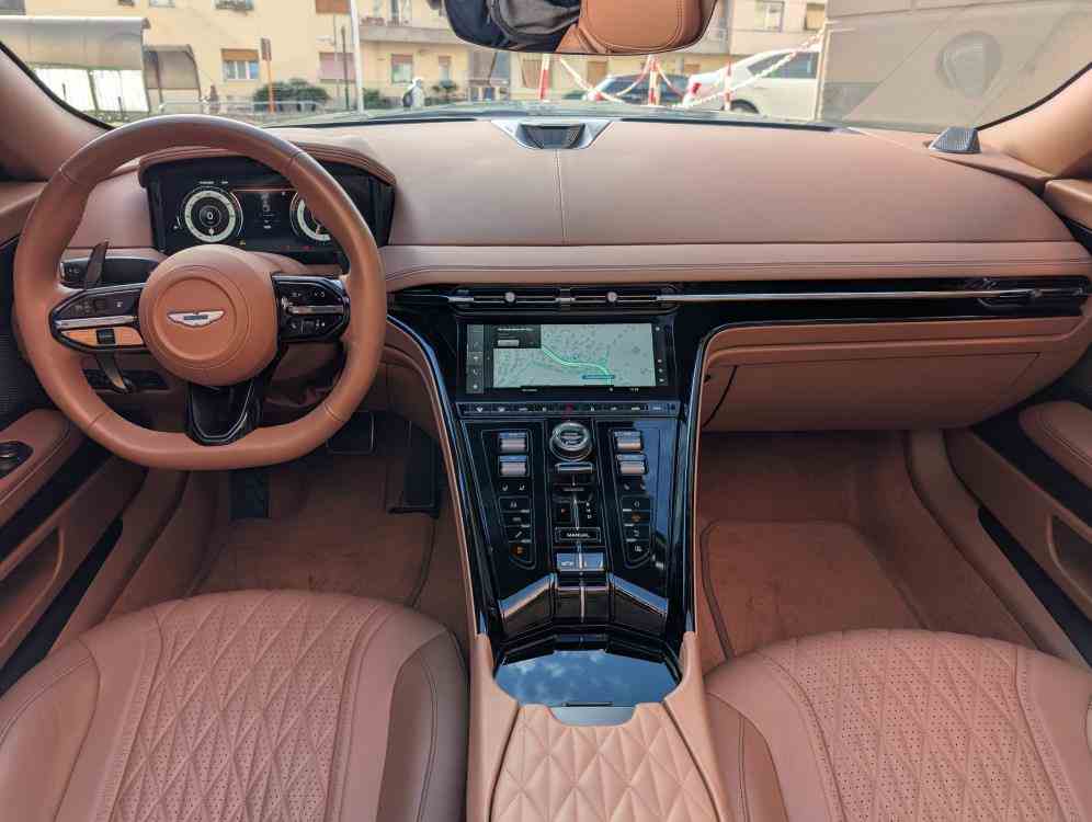 ASTON MARTIN DB12 VOLANTE VOLANTE 4.0 V8 AUTO - vendita auto a Genova