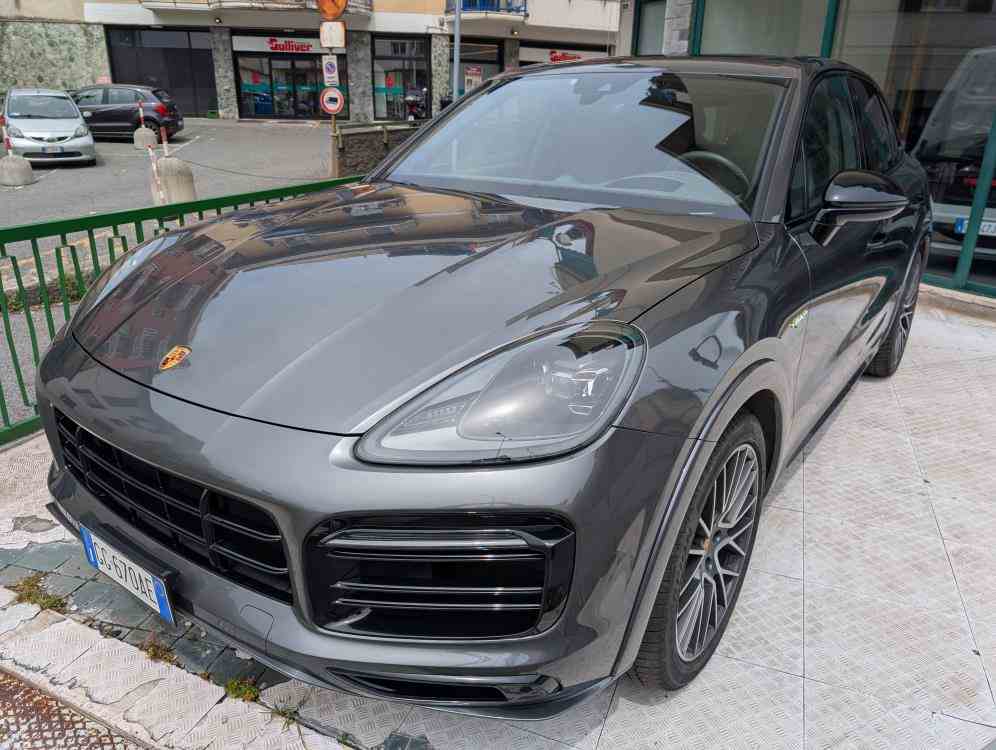 PORSCHE CAYENNE 3.0 e-hybrid tiptronic S - vendita auto a Genova