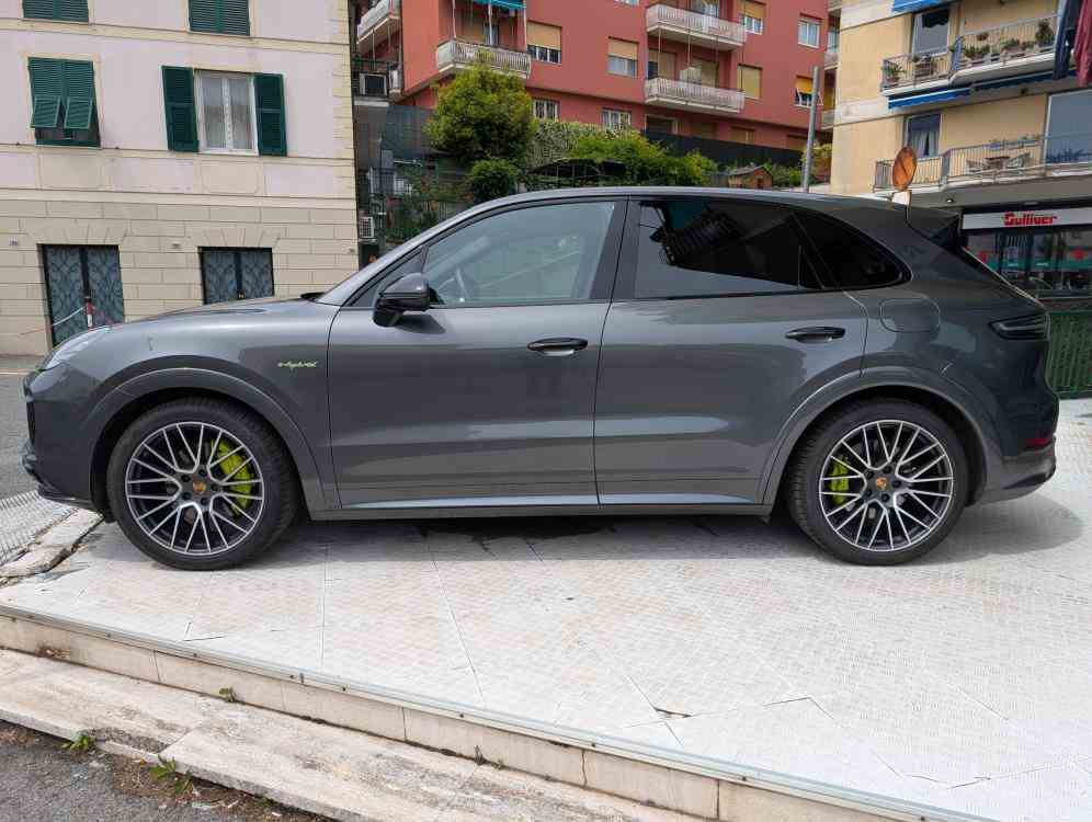 PORSCHE CAYENNE 3.0 e-hybrid tiptronic S - vendita auto a Genova