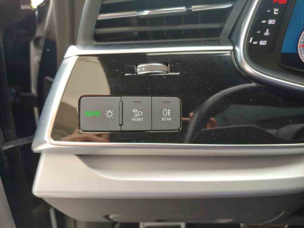 AUDI Q8  SPORT 50 TDI QUATTRO TIPTRONIC 286 CV - vendita auto a Genova